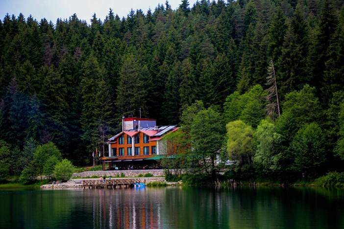 Karagöl muhteşem doğası ile masal diyarlarını andırıyor 2
